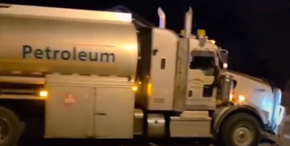 Cops chase stolen fuel tanker through Grand Prairie